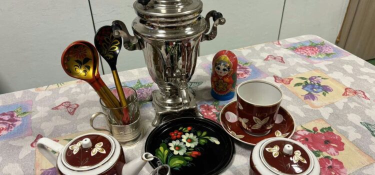 На чаша руски чай – урок по език, култура и традиции